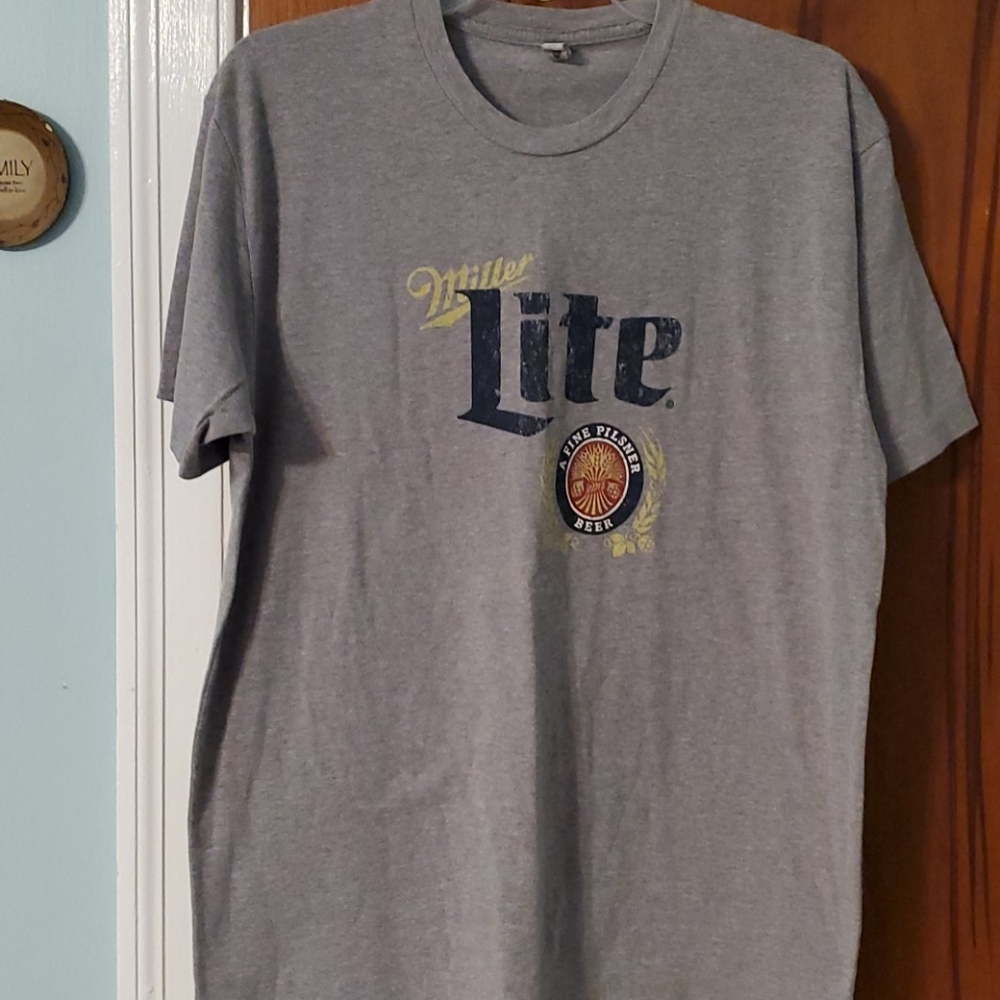 Tee shirt